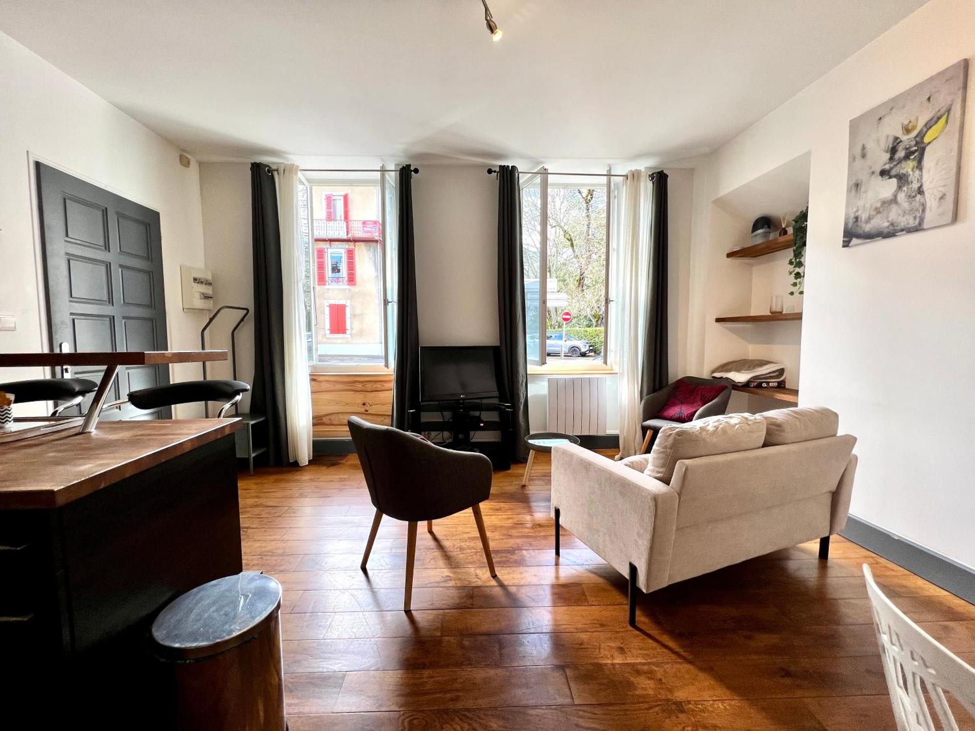 Joli Appartement En Centre Ville Bagneres-de-Bigorre Bagian luar foto