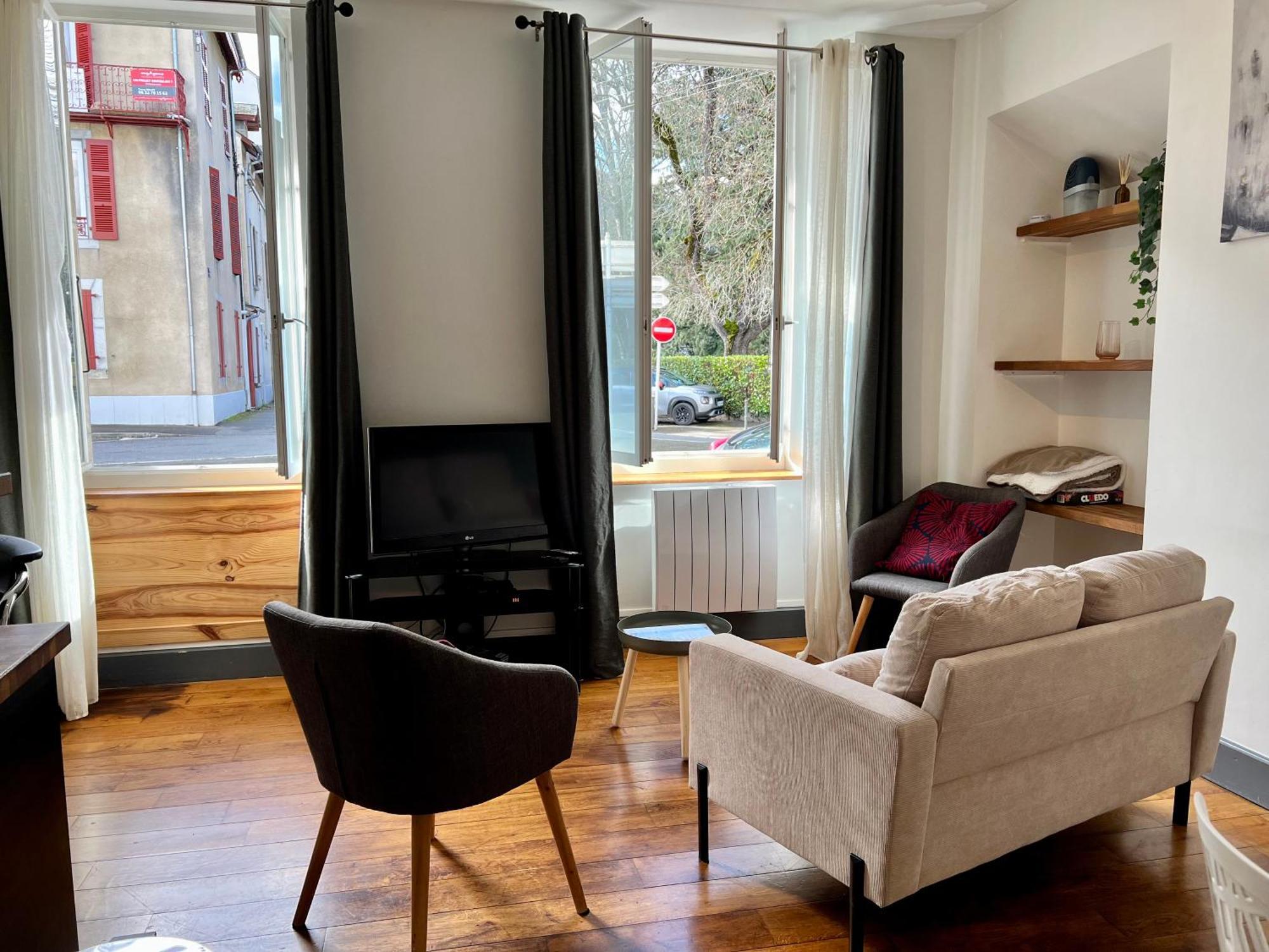Joli Appartement En Centre Ville Bagneres-de-Bigorre Bagian luar foto